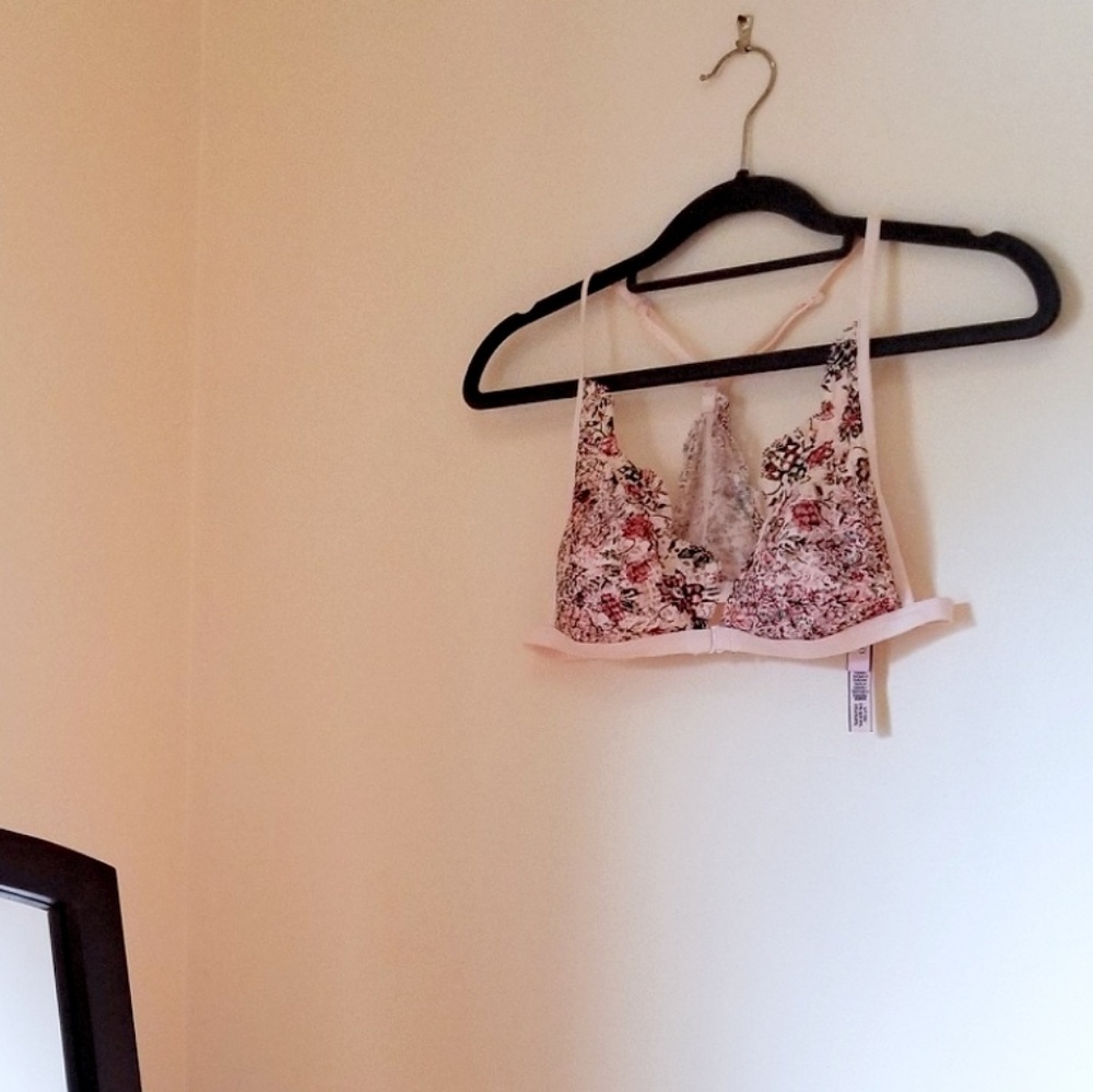 VS Lightly Lined Racerback Front-Close Bralette